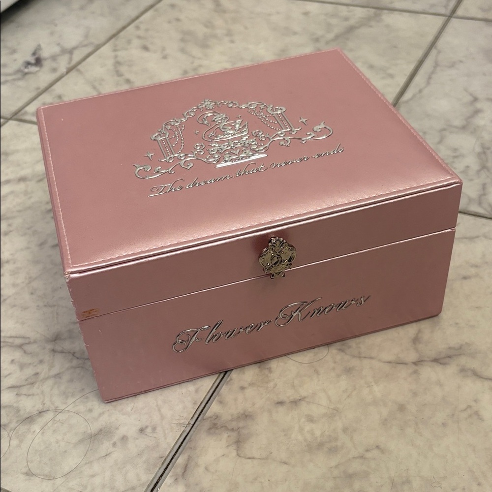 Flower Knows Swan Jewelry Box